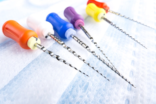 ニッケルチタンファイルによる適切な清掃・形成